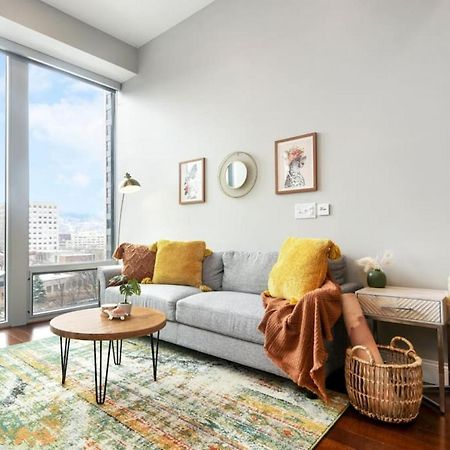 Hostwise Stays - The Washington At Chatham - Free Parking, Private Gym, More! Pittsburgh Buitenkant foto