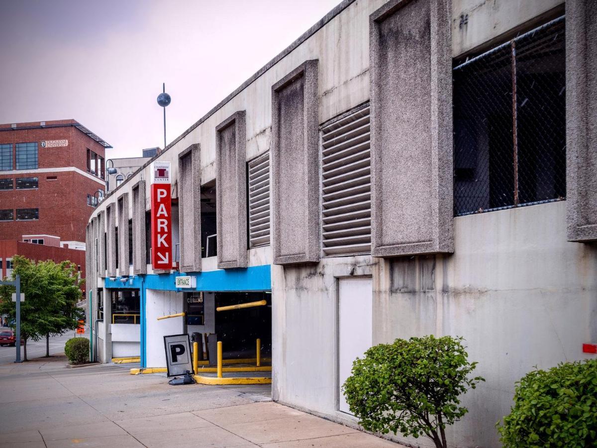 Hostwise Stays - The Washington At Chatham - Free Parking, Private Gym, More! Pittsburgh Buitenkant foto